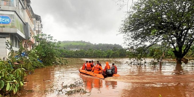 Inde Au Moins 76 Morts Dans Des Glissements De Terrain