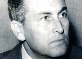 اقتحام عدد من الجماهير المغربية ارض الملعب في مقابلة اسفي ضدّ اتحاد العاصمة الجزائري