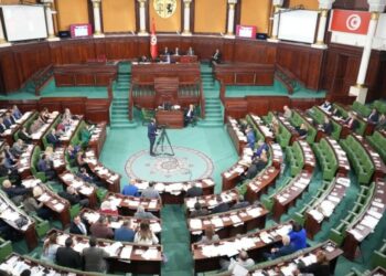 البرلمان يصادق على قرض للمساهمة في تمويل مشروع تجديد سكة نقل الفسفاط