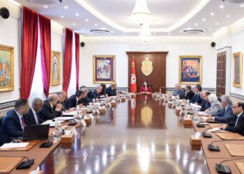 اجتماع وزاري حول الترفيع في الأجور في القطاعين العام والخاص