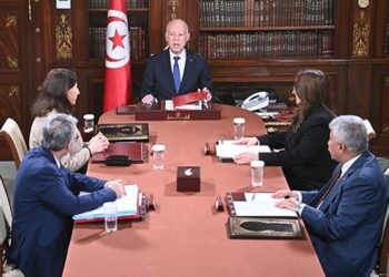 رئيس الدّولة ينظر في تطبيق أحكام الفصل المتعلق بالترفيع في الأجور