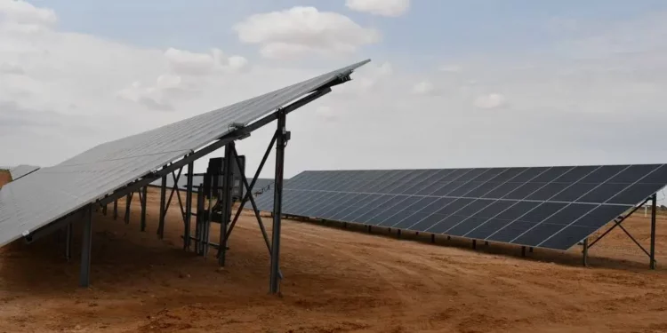 وزارة الصناعة: دعوة لتقديم مشاريع لإنتاج الكهرباء من الطاقة الشمسية الفولطاضوئية في إطار نظام التراخيص