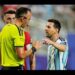 ميسي يوبخ الحكم..كما لم يفعل أي لاعب