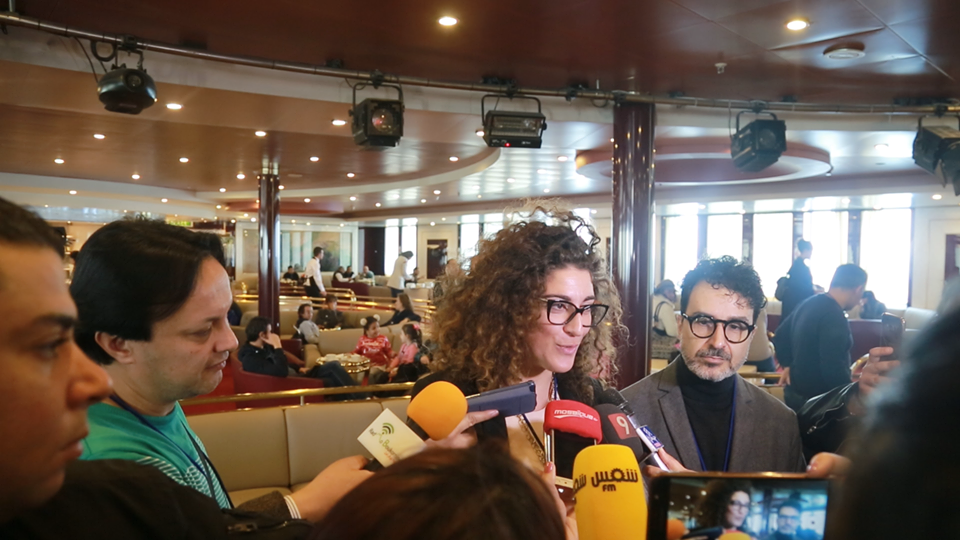 Carole Montarsolo Marketing Specialist Trade Manager s’adressant aux médias Tunisiens    