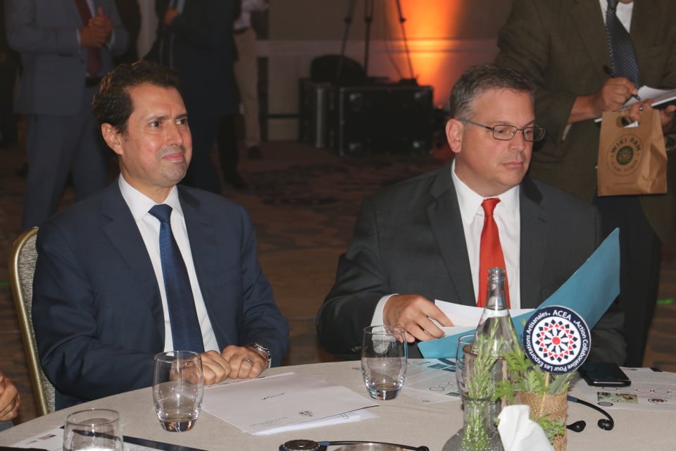  La cérémonie de remise des prix s’est déroulée en la présence du ministre de l’Industrie et des Petites et Moyennes Entreprises,  Slim Feriani, de l’Ambassadeur des Etats-Unis en Tunisie  Donald Bloom