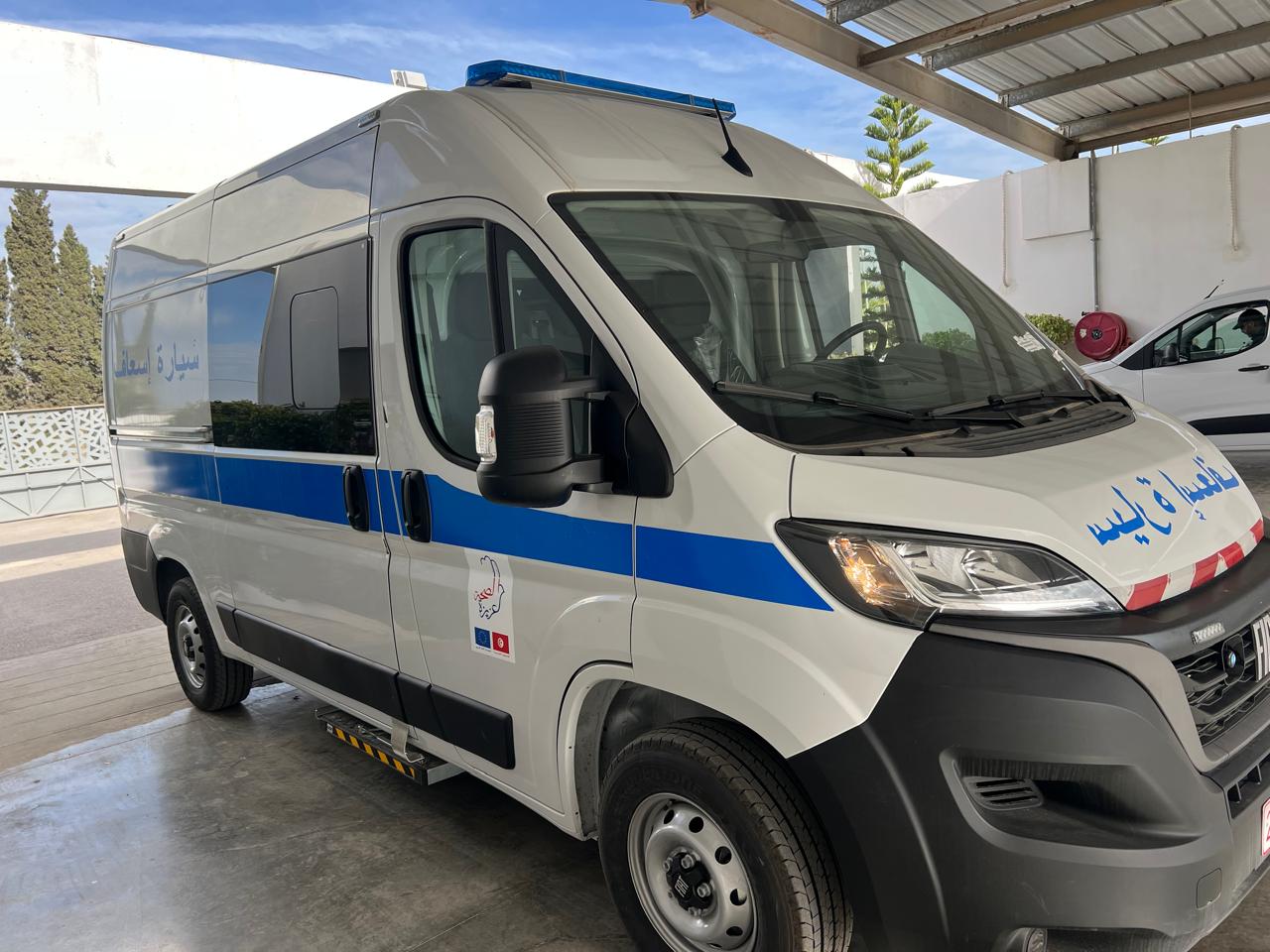 "Essaha Aziza" : L'UE remet 47 ambulances équipées à la Tunisie