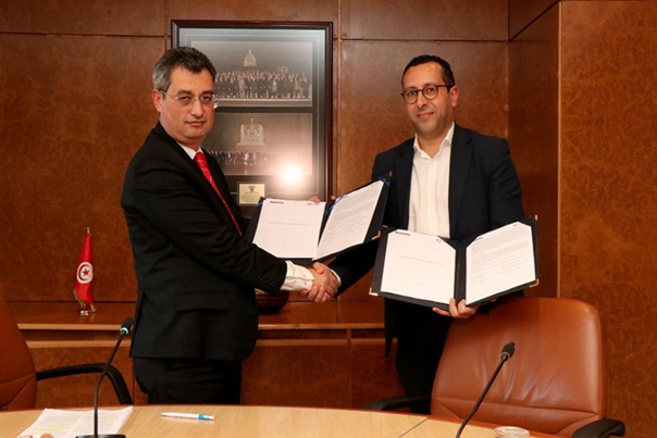 Signature d'un mémorandum d'entente entre le CBF et Deloitte