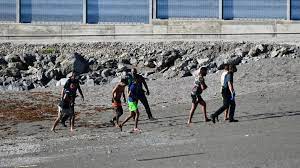 Espagne : à la nage ou à pied, 5 000 migrants arrivent à Ceuta en une journée, un "record"
