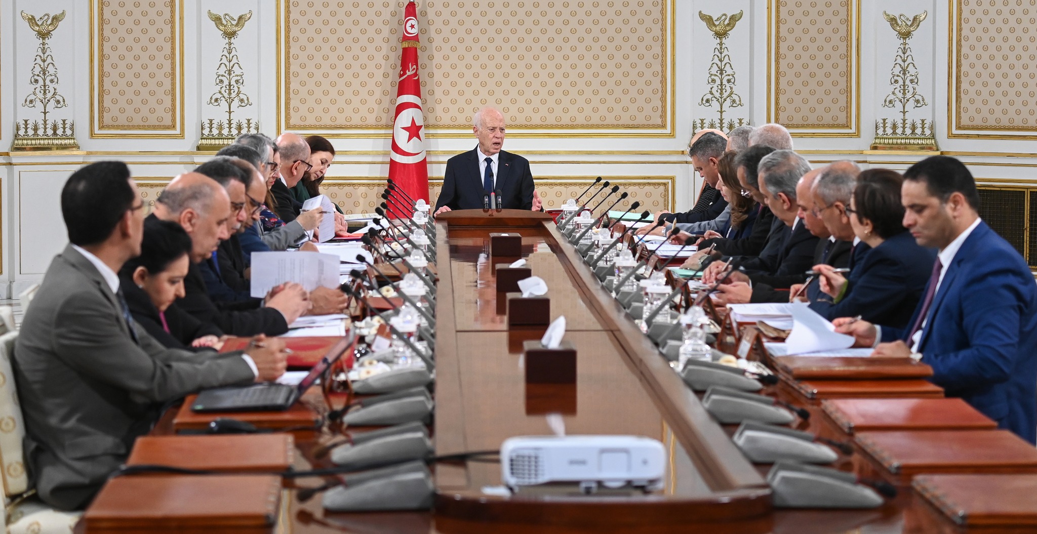 Tunisie: le chef de l'Etat préside le Conseil des ministres