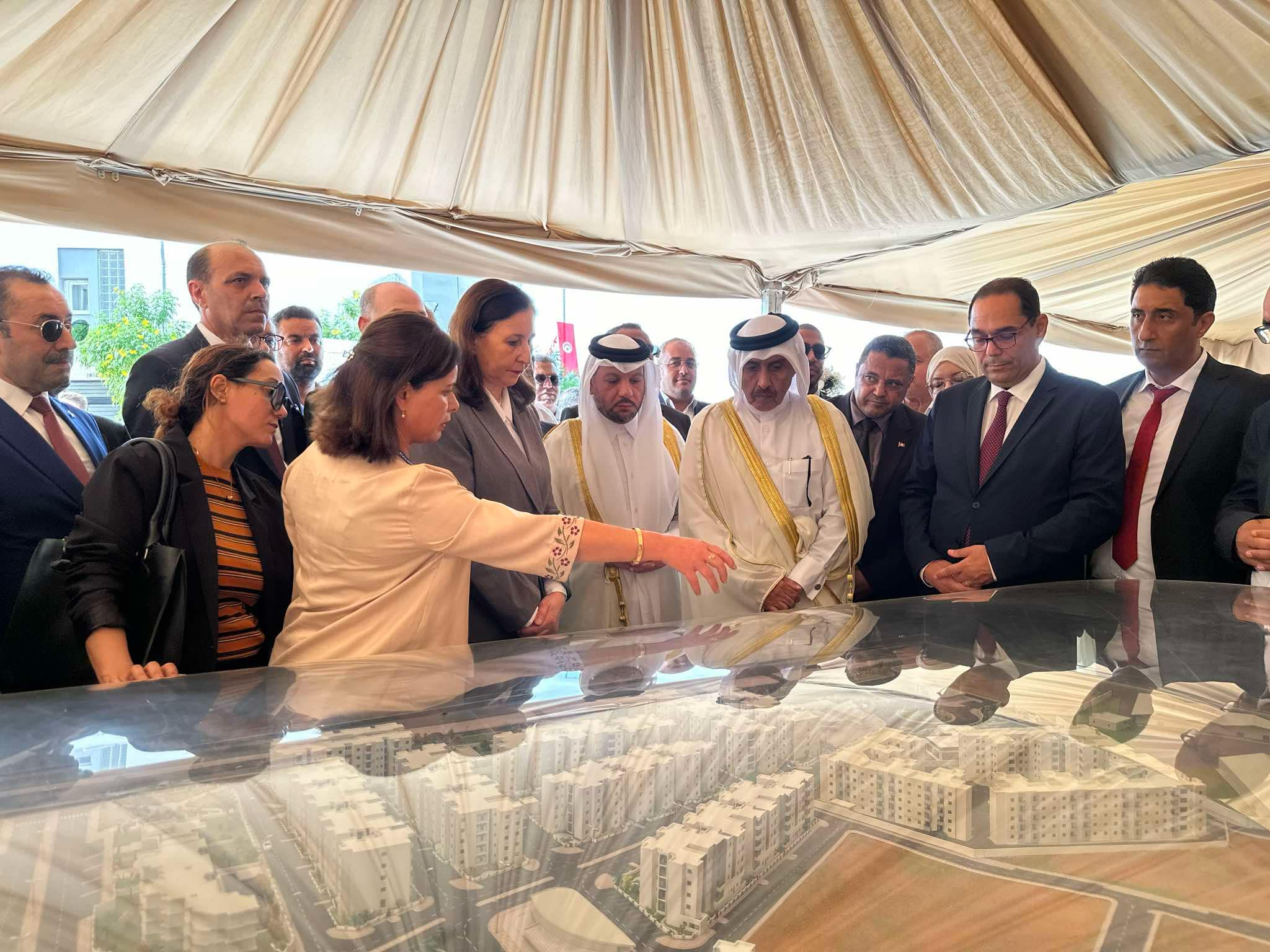 Grâce à un financement de l’Etat de Qatar remise de 810 logements à Sidi Hassine- Séjoumi