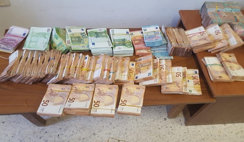 Scandale en Tunisie: Une juge arrêtée avec 1,5 million DT de devises étrangères