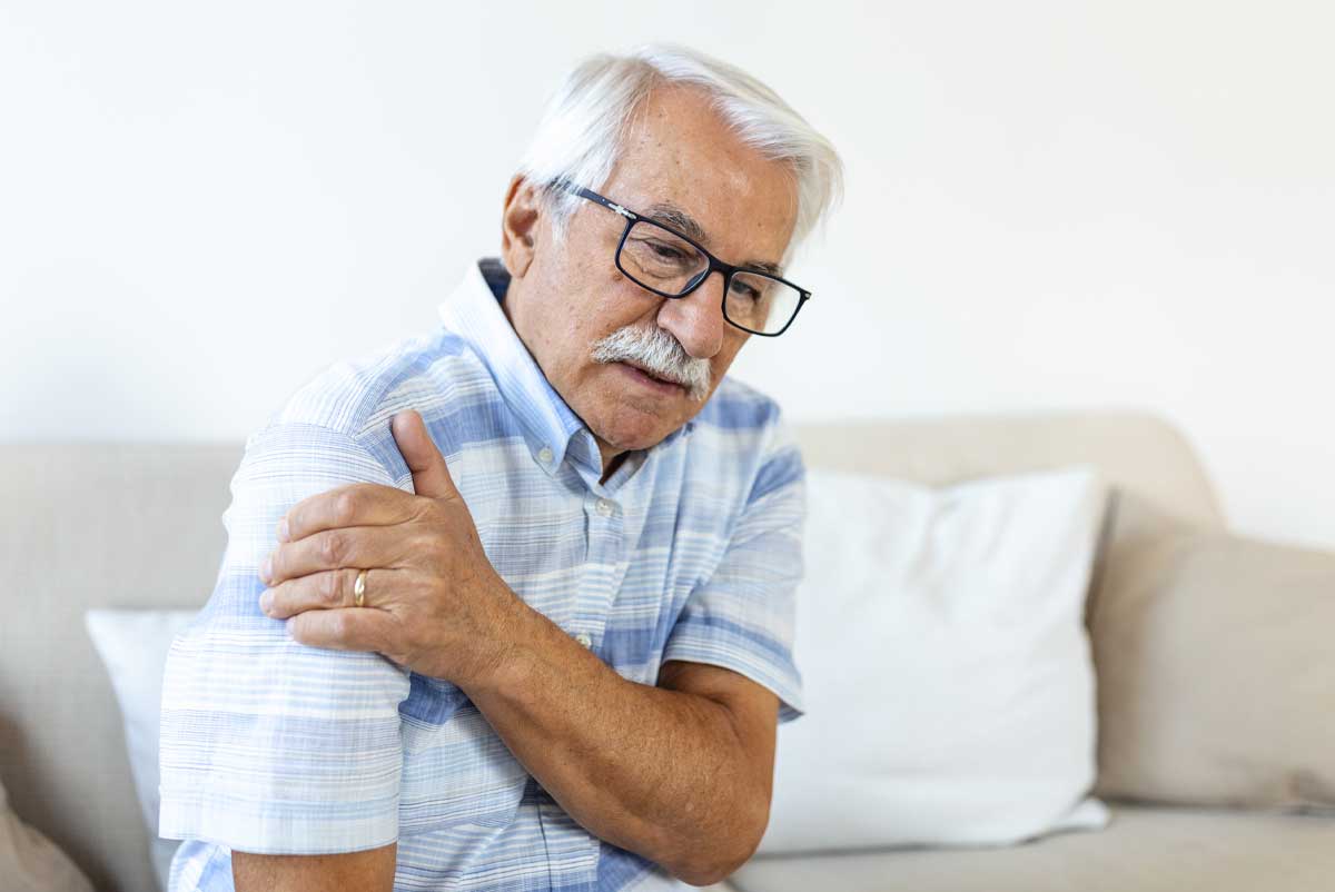 Personnes âgées : les douleurs physiques liées à l’isolement et à la dépression