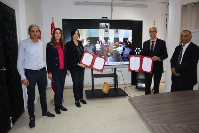 Mémorandum d’entente entre l’Université Tunis El Manar et l’Université nationale des sciences et technologies d’Oman