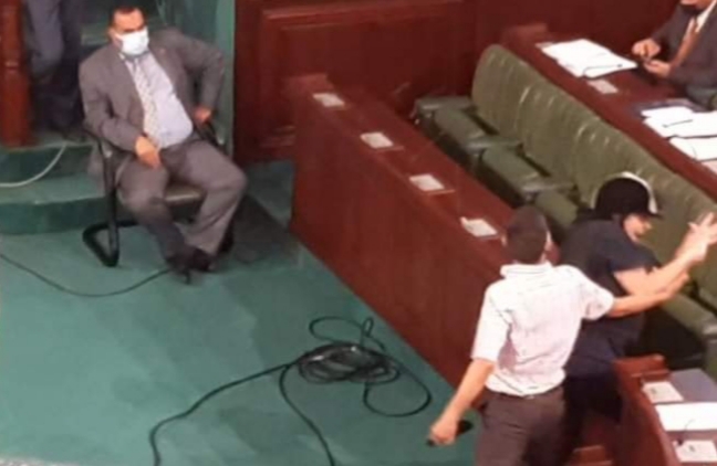 ARP : Abir Moussi violentée par le député Sahbi Smara dans l’hémicycle