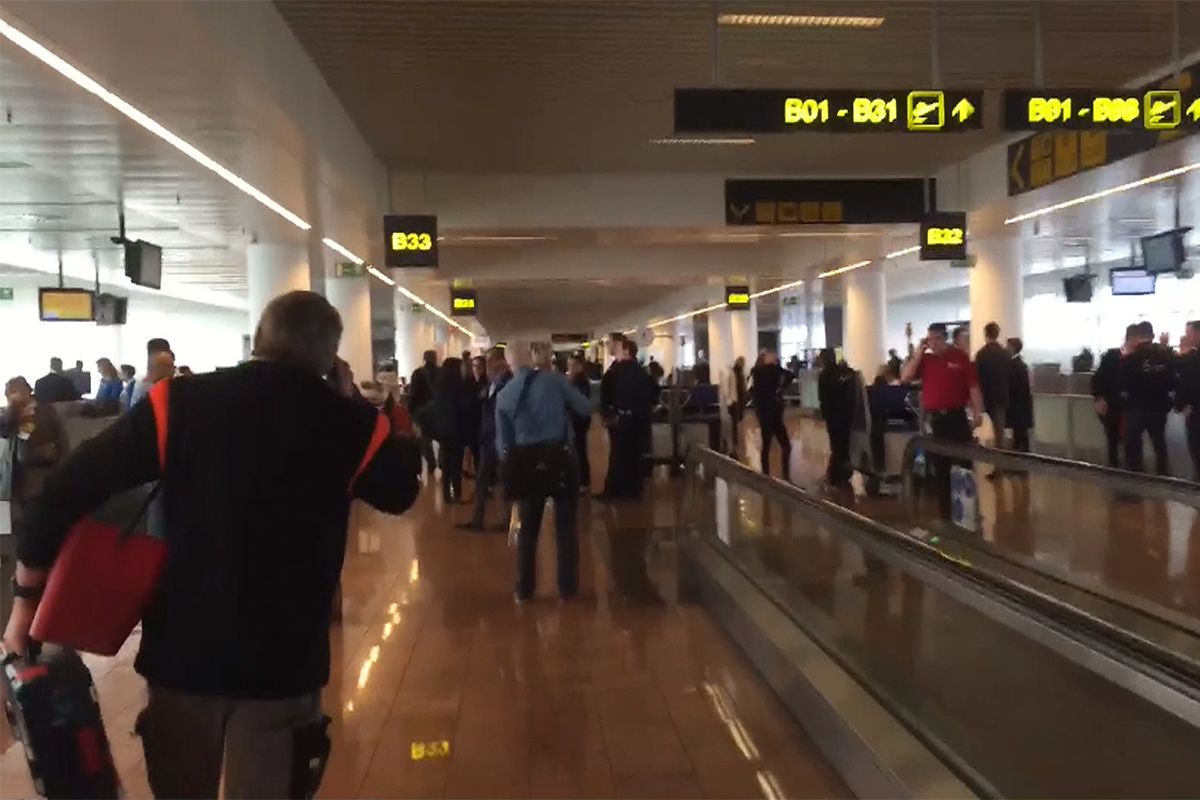 Au moins un mort et plusieurs blessés dans deux explosions à l’aéroport de Bruxelles