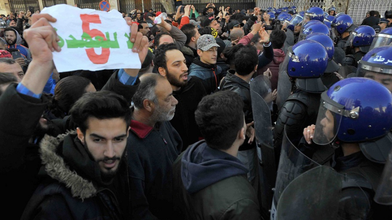 Algérie : de nouvelles manifestations contre un 5e mandat pour Bouteflika.