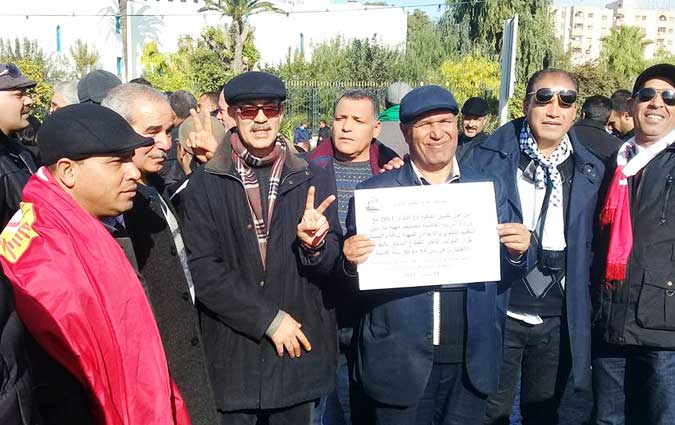 Rassemblement de protestation des enseignants du secondaire devant l'ARP