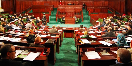Plénière de vote de confiance, une journée pénible et harassante, discrédit de la politique