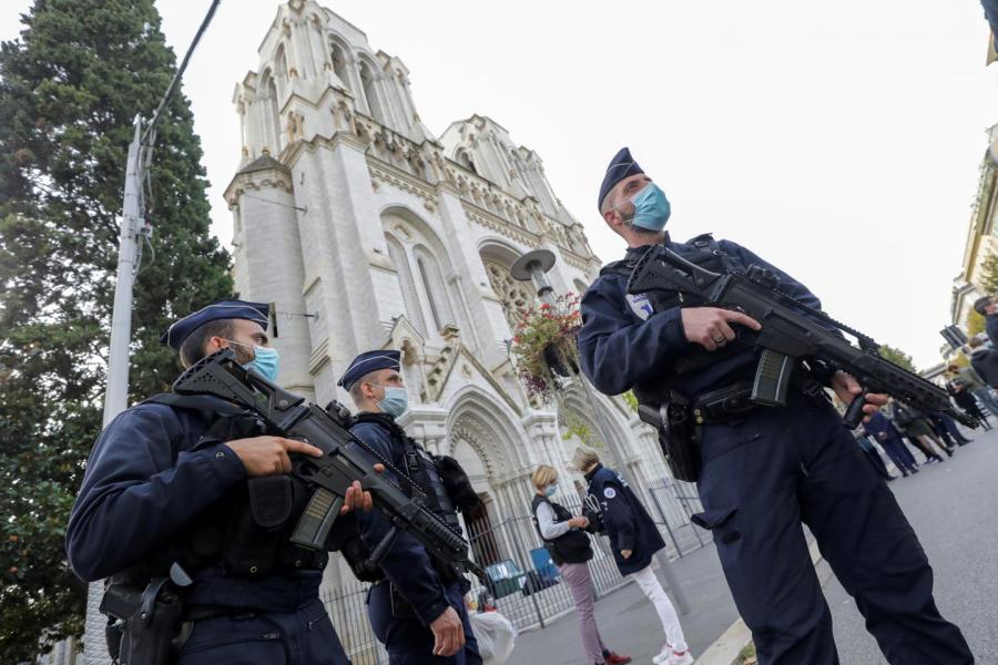 Attentat Nice : l'assaillant a-t-il agi seul ou a-t-il bénéficié de complicité?