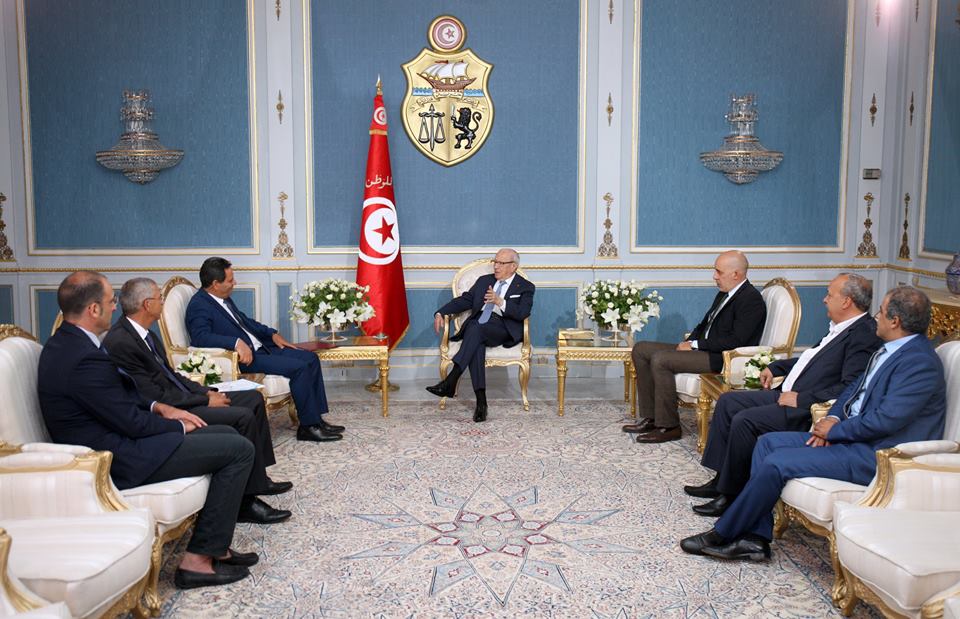 Le président de la république signe « la déclaration de la liberté de la presse dans le monde arabe ».