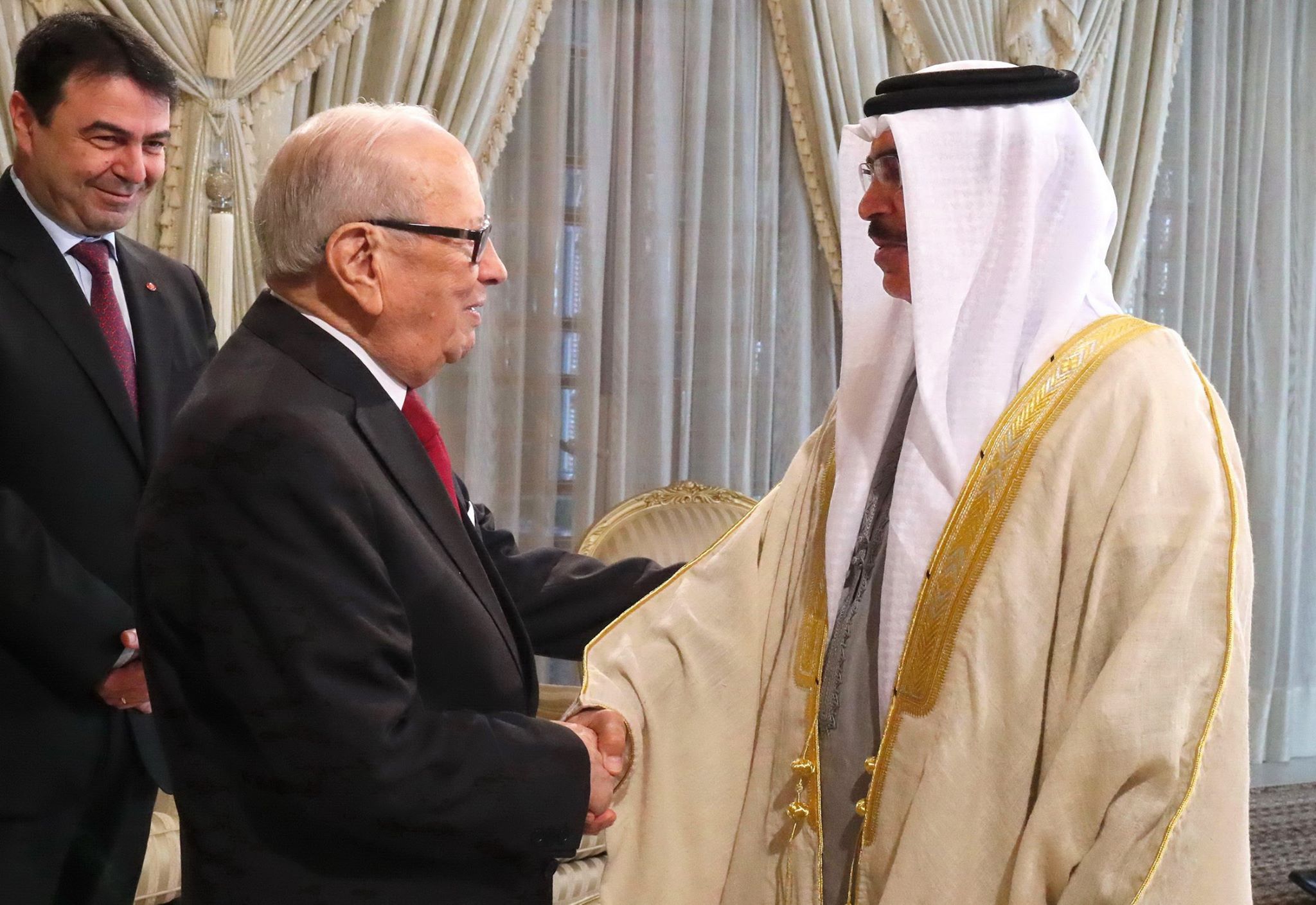 Le chef de l’Etat s’entretient avec le ministre bahreïni de l’intérieur