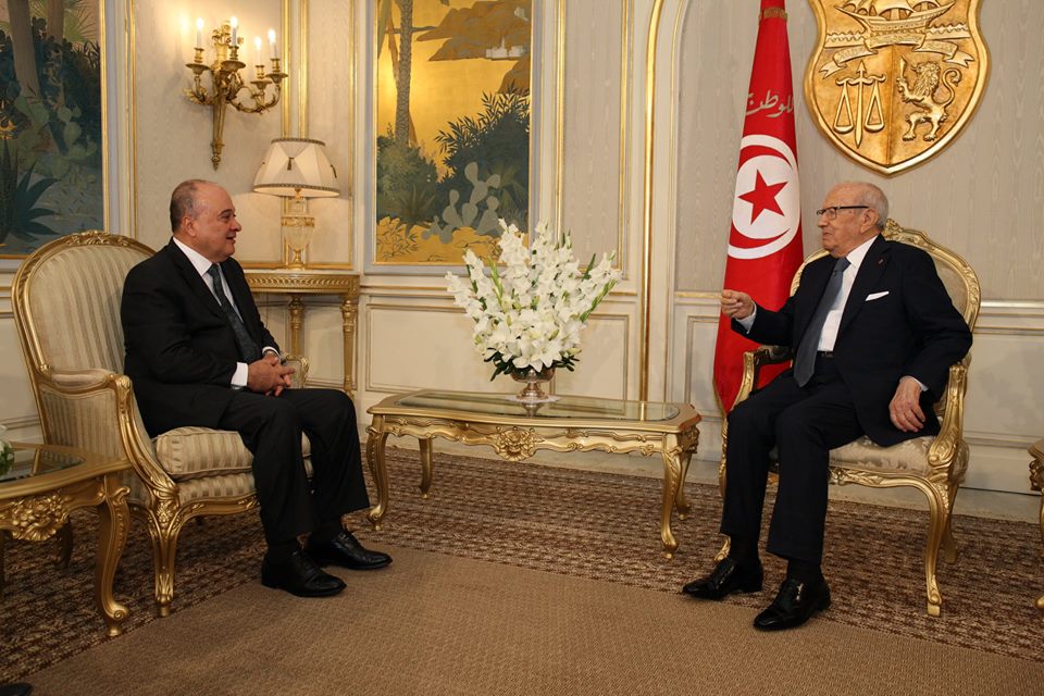 Caïd Essebsi : la Tunisie favorable aux initiatives française et égyptienne pour la reprise du processus de paix au Moyen Orient.