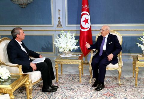 Le président Caïd Essebsi prend connaissance des recherches du professeur Raouf Rekik