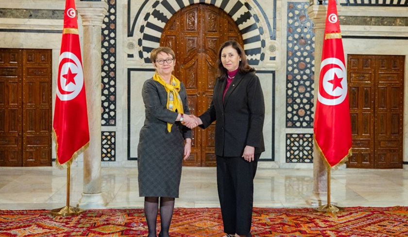  La Cheffe du gouvernement discute avec la présidente de la BERD le développement des domaines de coopération