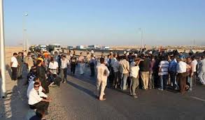 Protestant contre leur « humiliation » par les Libyens, les commerçants de Ben Guerdane bloquent la route de Ras Jedir
