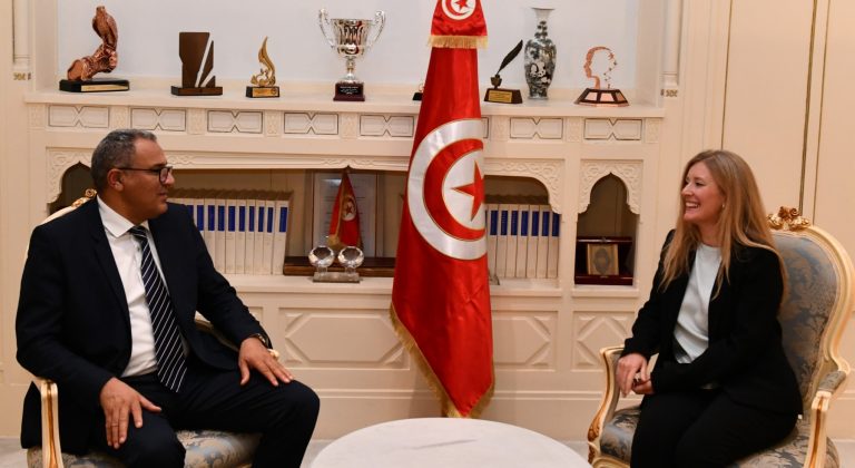 Tunisie-GB : Vers la création d’un comité de pilotage pour le programme d’anglais dans le secteur éducatif