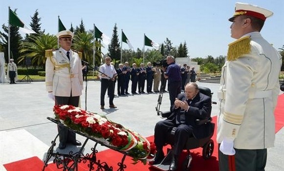 Bouteflika demande à la France de reconnaitre ses crimes en Algérie