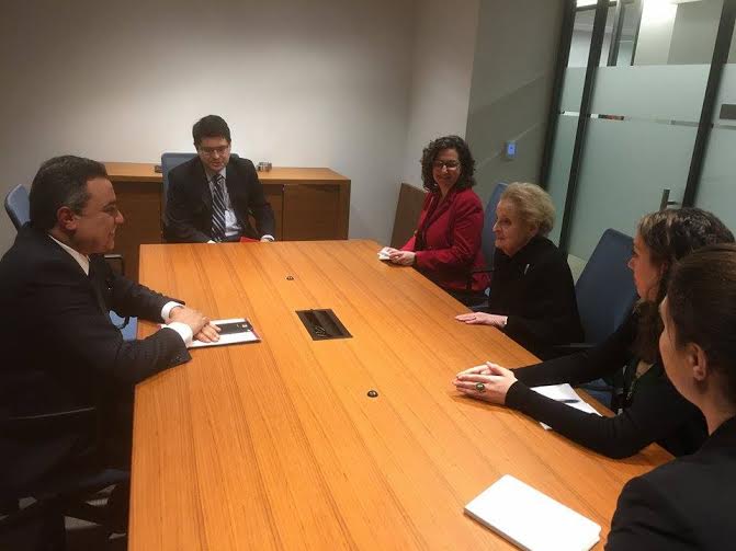 Jomâa rencontre Madeline Albright et William Burns
