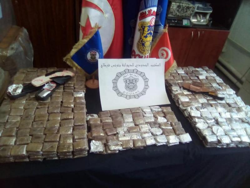 Aéroport de Tunis-Carthage: Saisie de 1097 plaques de résine de cannabis