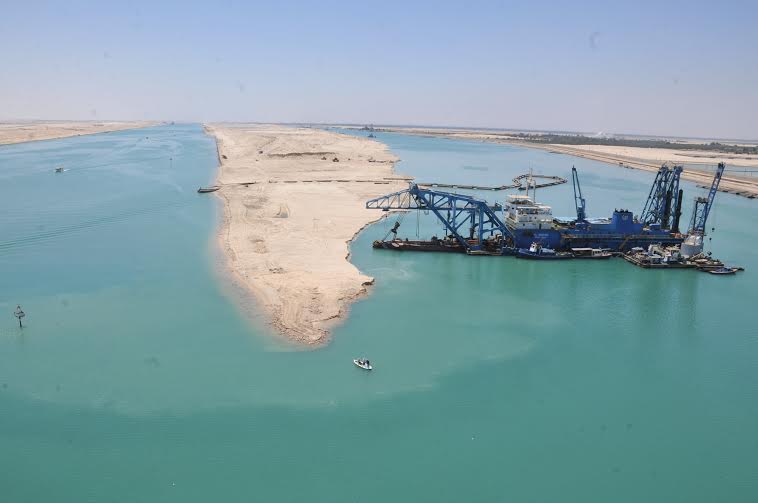Al Sissi inaugure en fanfares l'élargissement du Canal de Suez