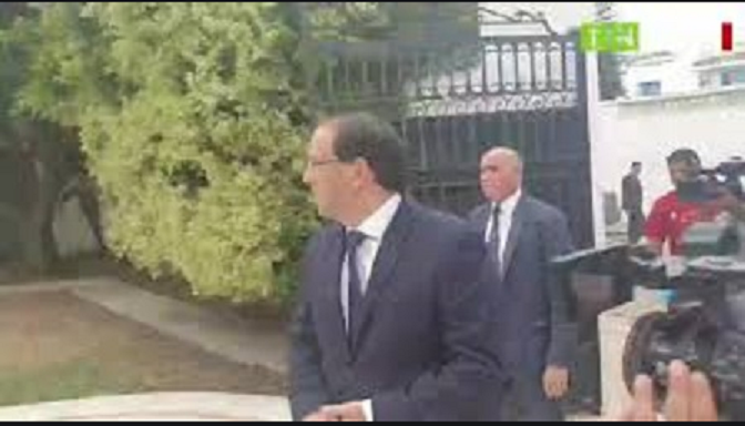 Youssef Chahed soutient Mechichi et appelle à un apaisement des tensions politiques