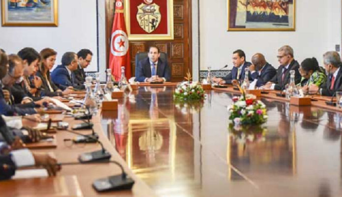 Chahed rencontre des cadres de la BAD à la Kasbah