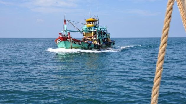 Un chalutier de pêche égyptien intercepté au large de Zarzis