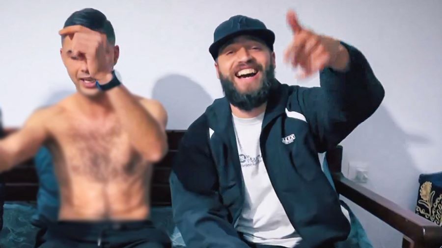 Chanson satirique: Les deux étudiants remis en liberté