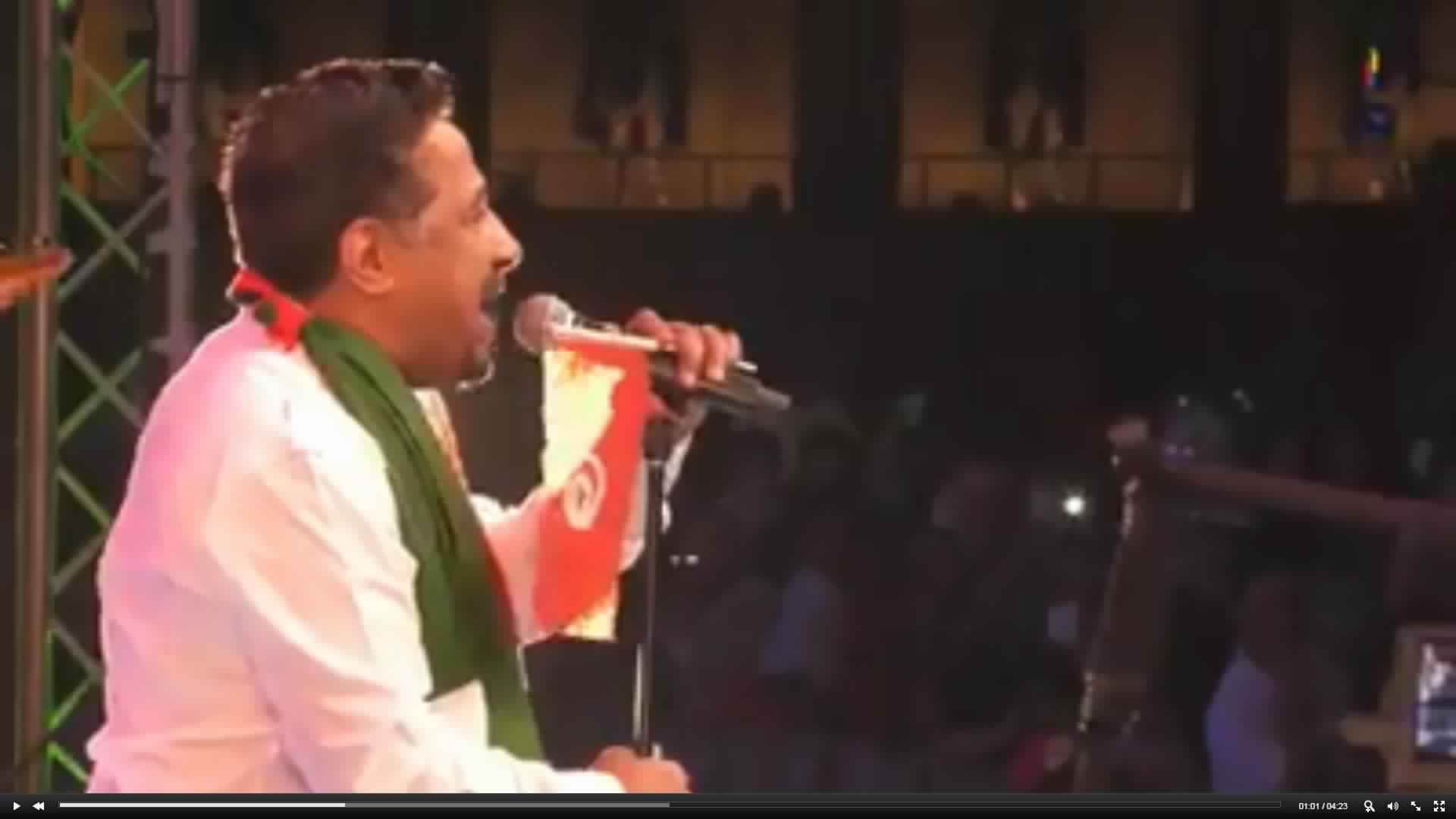 Cheb Khaled brandit le drapeau tunisien…aux Emirats