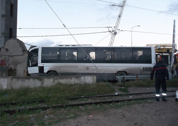 Monastir: 6 morts dans une collision entre un train et un bus