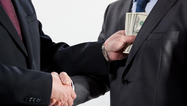 Corruption dans le monde arabe: Les collecteurs d'impôts, les députés et les hommes politiques sont les plus corrompus