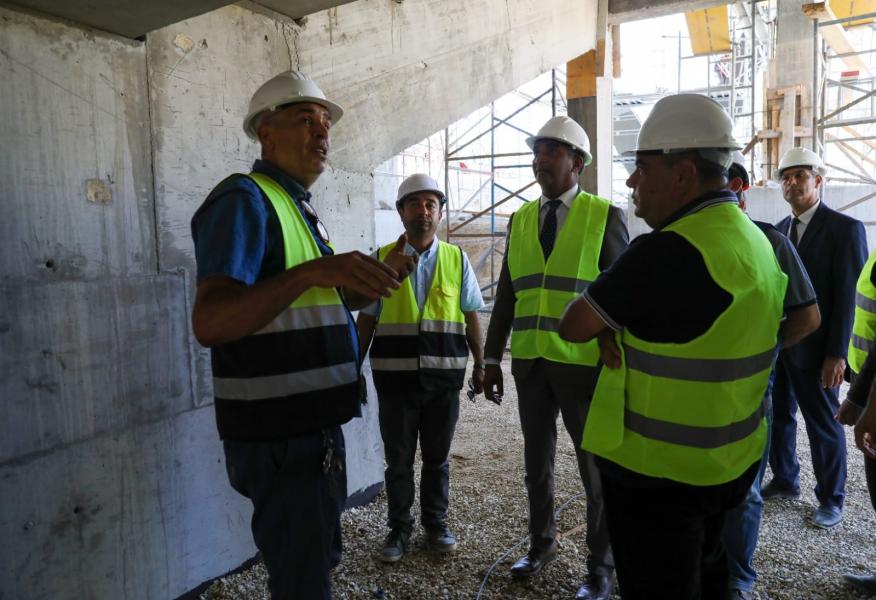 Stade El Menzah : Déguiche appelle à parachever les travaux de réaménagement dans les délais.