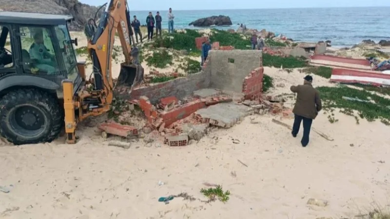 Bizerte: Démolition de quatre constructions illégales sur le littoral