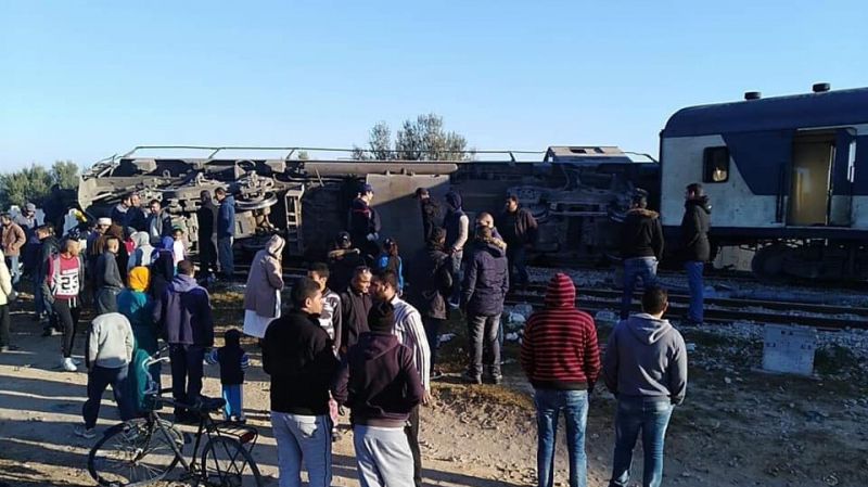 Un train de voyageurs déraille à Kerker