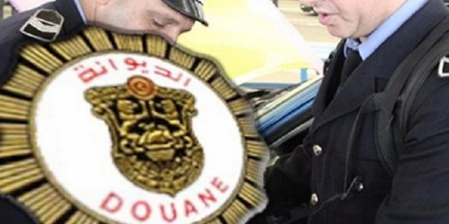 Douane : saisie d’arme, de munitions, de devises et de cigarettes électroniques à Tunis Carthage