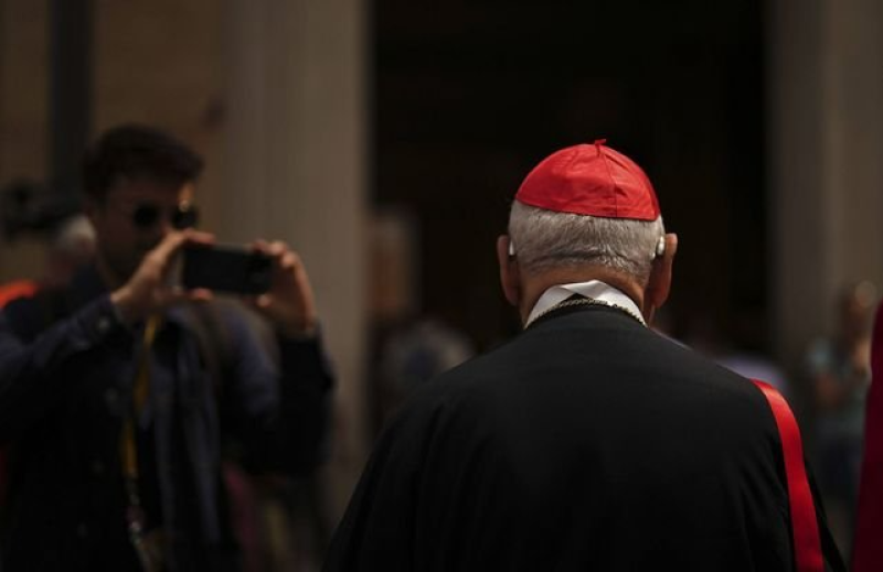 L'élection du nouveau Pape se fait attendre