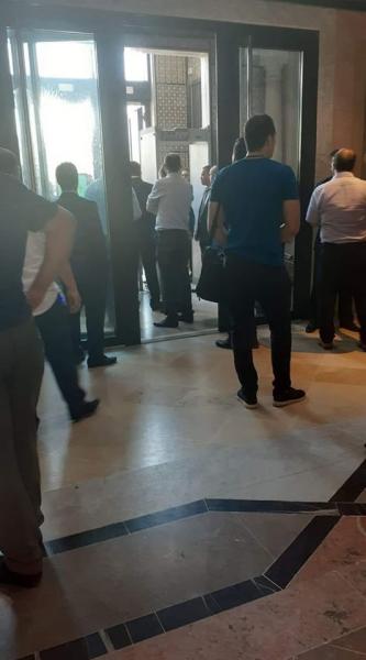 Quand Makhlouf veut imposer l’entrée d’un accompagnateur fiché S17