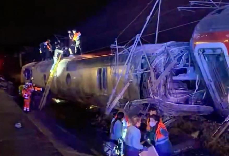 Espagne, un accident entre deux trains fait au moins 39 morts