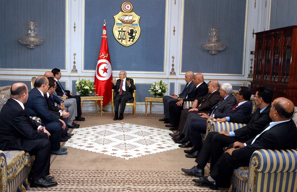 Essebsi assure son soutien à la presse écrite