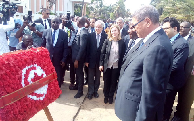Essid rend hommage aux victimes de l'attentat de Grand Bassam